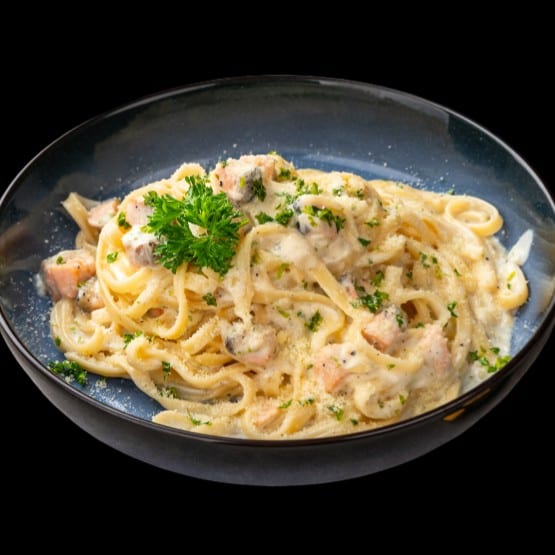 Fettuccine alfredo.